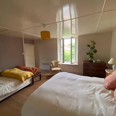Charming And Comfortable In Melay